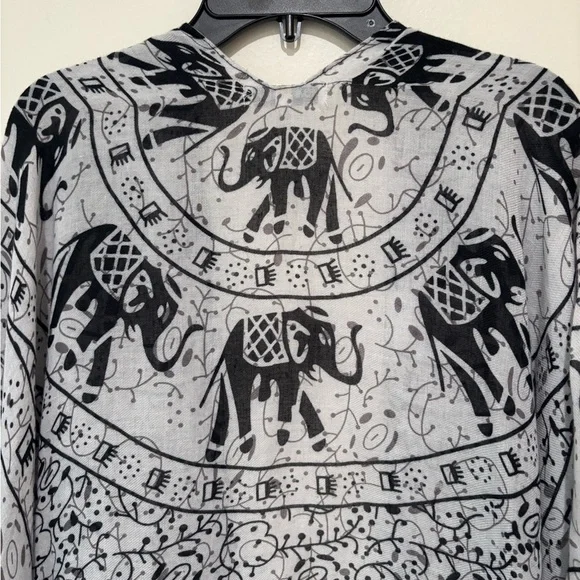 Woven Heart Monochrome Elephant Pattern Kimono size large - Picture 3 of 5
